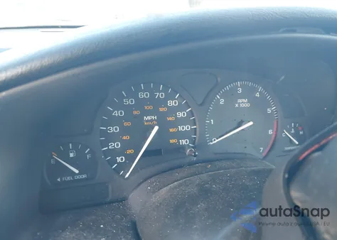 2000 Saturn Sl1 z USA, uszkodzony, nr VIN 1G8ZH5283YZ257705